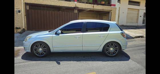 CHEVROLET VECTRA 2.0 MPFI GT HATCH 8V FLEX 4P MANUAL